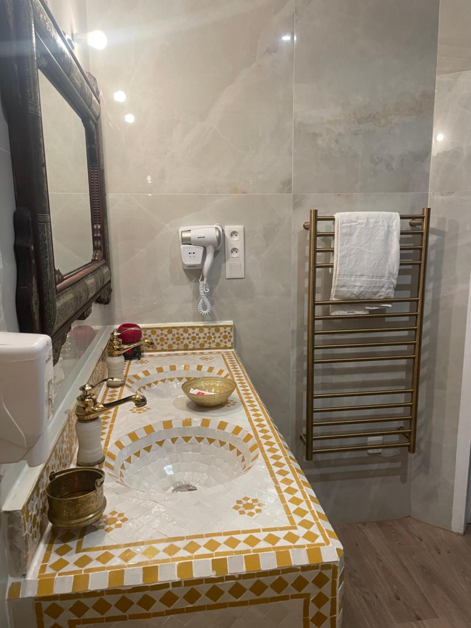 Suite Orientale Maison De L'Eglise Du Couvent Narbonne Ngoại thất bức ảnh